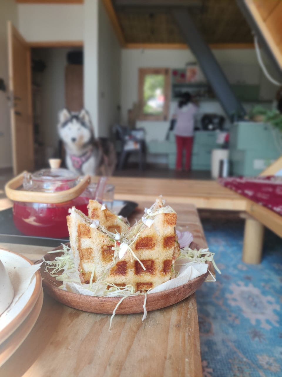 Waffles, tea & Mushi watching